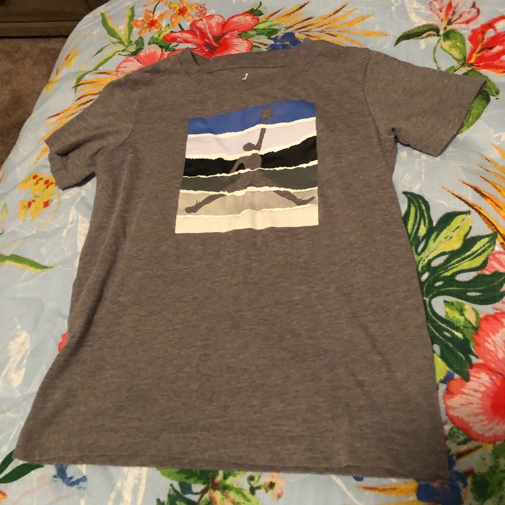 Gray Jordan Boys T-shirt Size 7